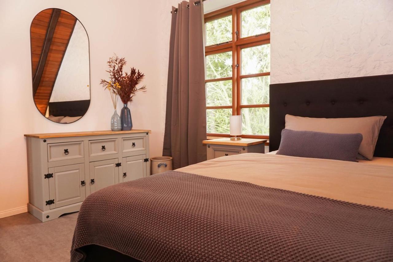 Ruhe Unter Reet-Haus Mit Sauna, Whirlpool Und Kamin Gnarrenburg Eksteriør bilde