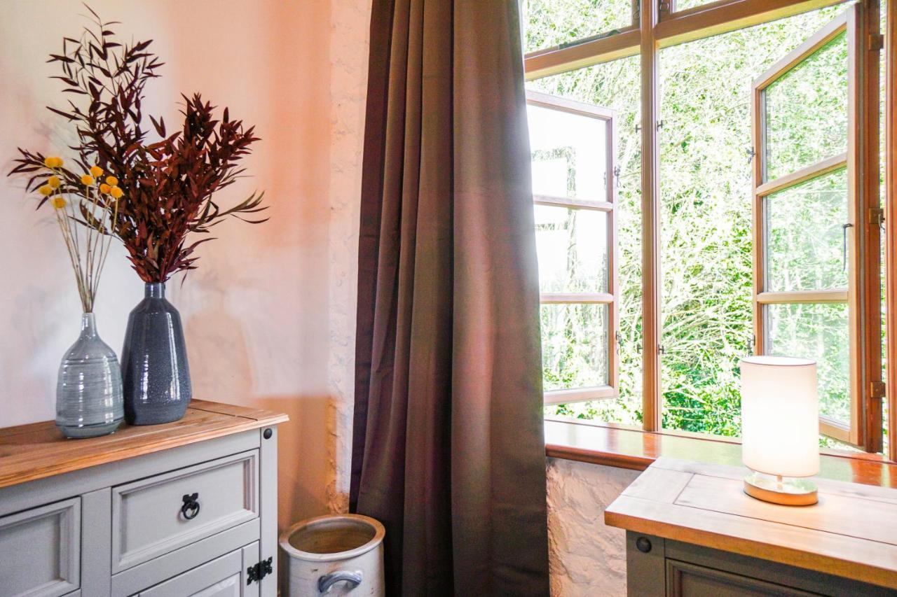 Ruhe Unter Reet-Haus Mit Sauna, Whirlpool Und Kamin Gnarrenburg Eksteriør bilde